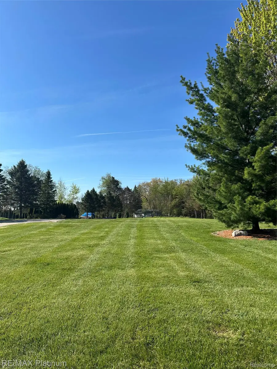 4299 Lake Farms Court, Linden, MI 48451 - #2