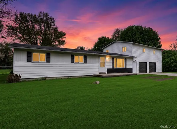 138 W Hunters Creek Road, Lapeer, MI 48446