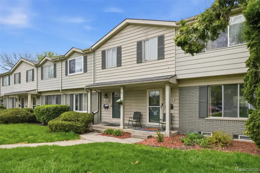 26200 Franklin Pointe Drive, Southfield, MI 48034 - #3