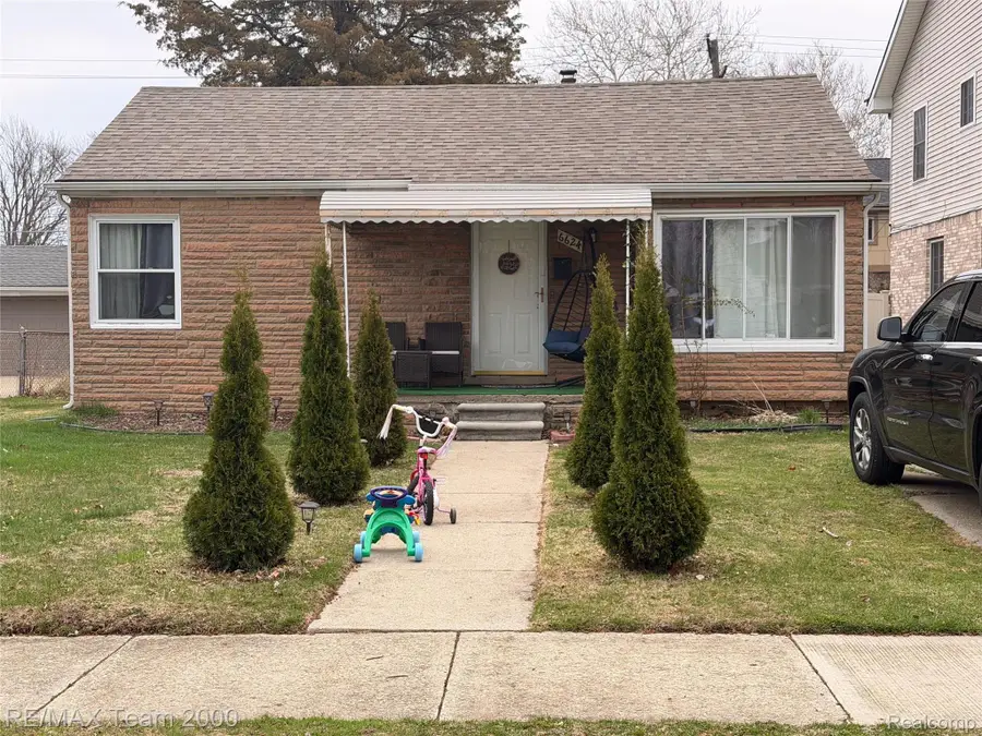 6624 Centralia Street, Dearborn Heights, MI 48127 - #2