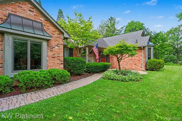 41945 Hillview Drive, SterlingHeights, MI 48314