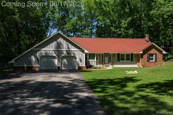 2915 Dunsary Lane, Brighton, MI 48114