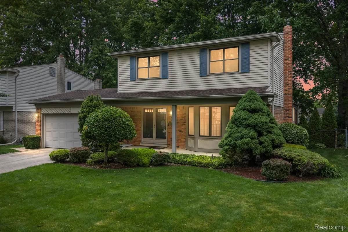 34062 Inverarry Court, Sterling Heights, MI 48312 - #1