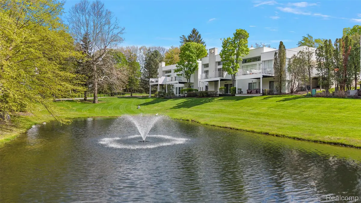 1756 Alexander Drive, Bloomfield, MI 48302 - #1