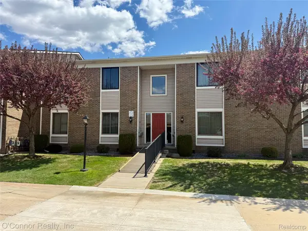 1660 River Road #19, Marysville, MI 48040