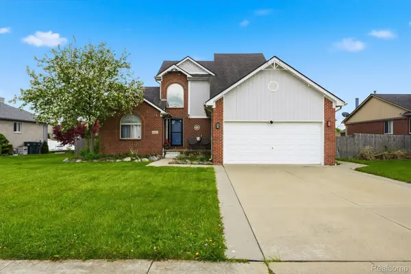 31197 Jaguar Drive, NewBaltimore, MI 48047