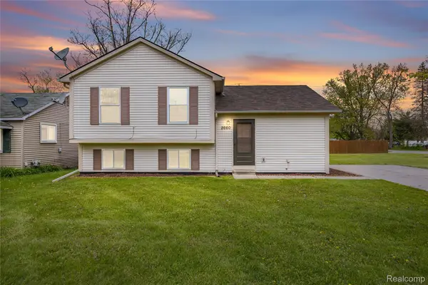 2660 Pontiac Lake Road, Waterford, MI 48328