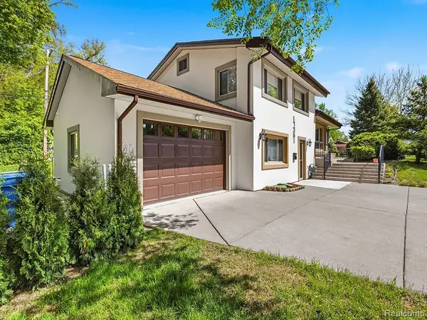 17361 W Outer Drive, DearbornHeights, MI 48127