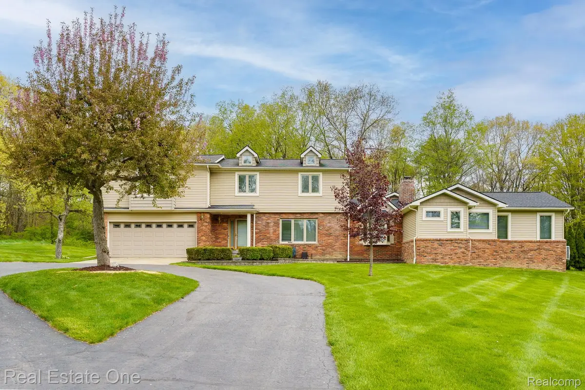9243 Sherwood Drive, Davisburg, MI 48350 - #1