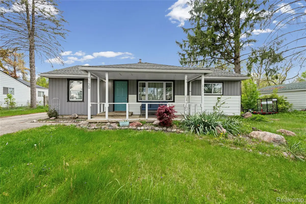1135 Quinif Drive, Walled Lake, MI 48390 - #1