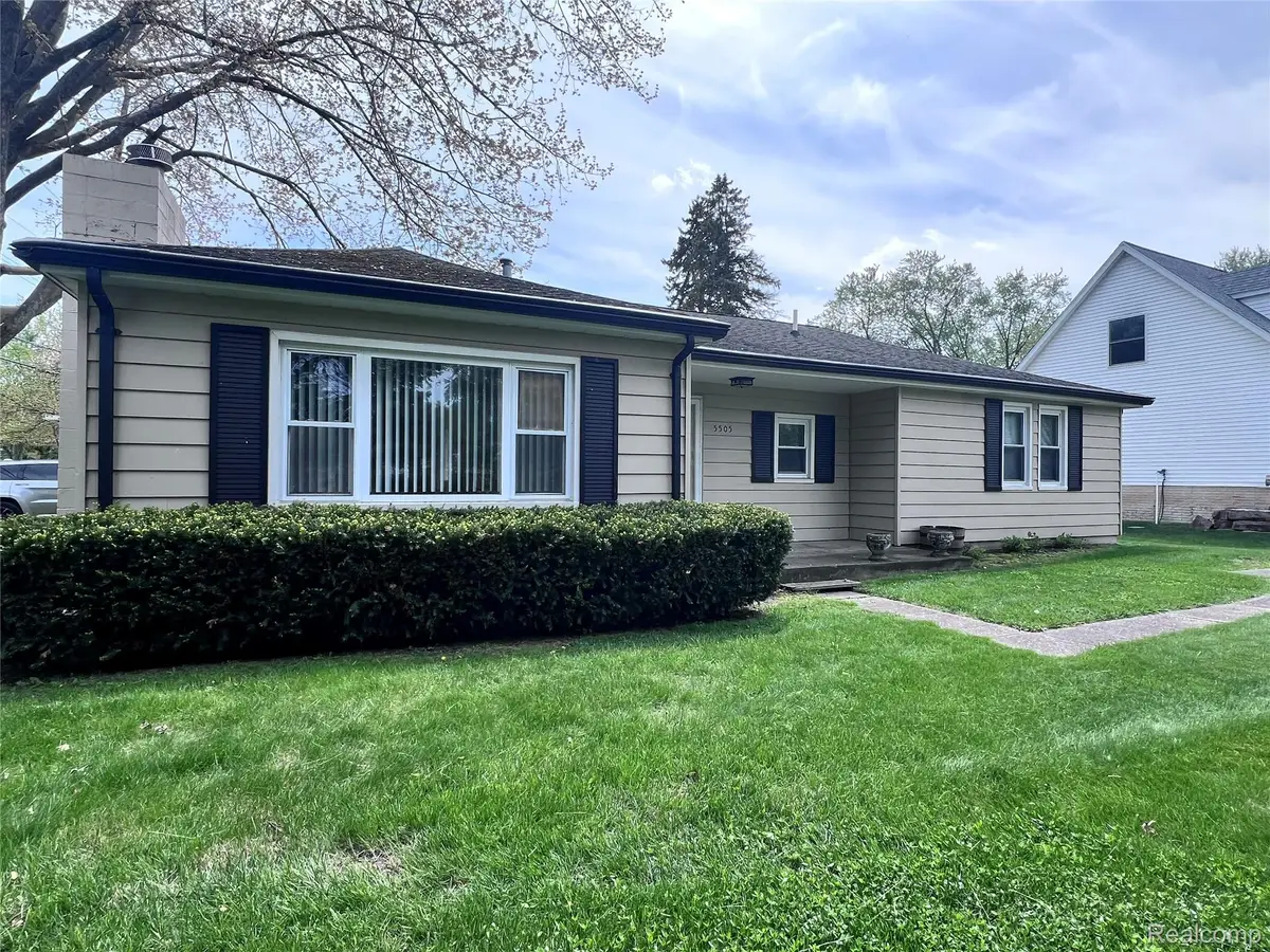 5505 Sunwood Drive, Waterford, MI 48329 - #1