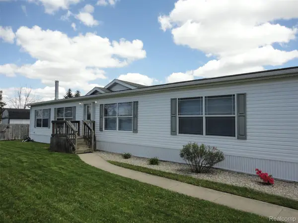 339 Blossom Circle, Erie, MI 48133