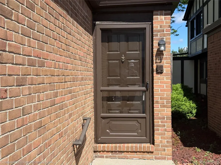 309 Country Club Drive #25, Saint Clair Shores, MI 48082 - #3