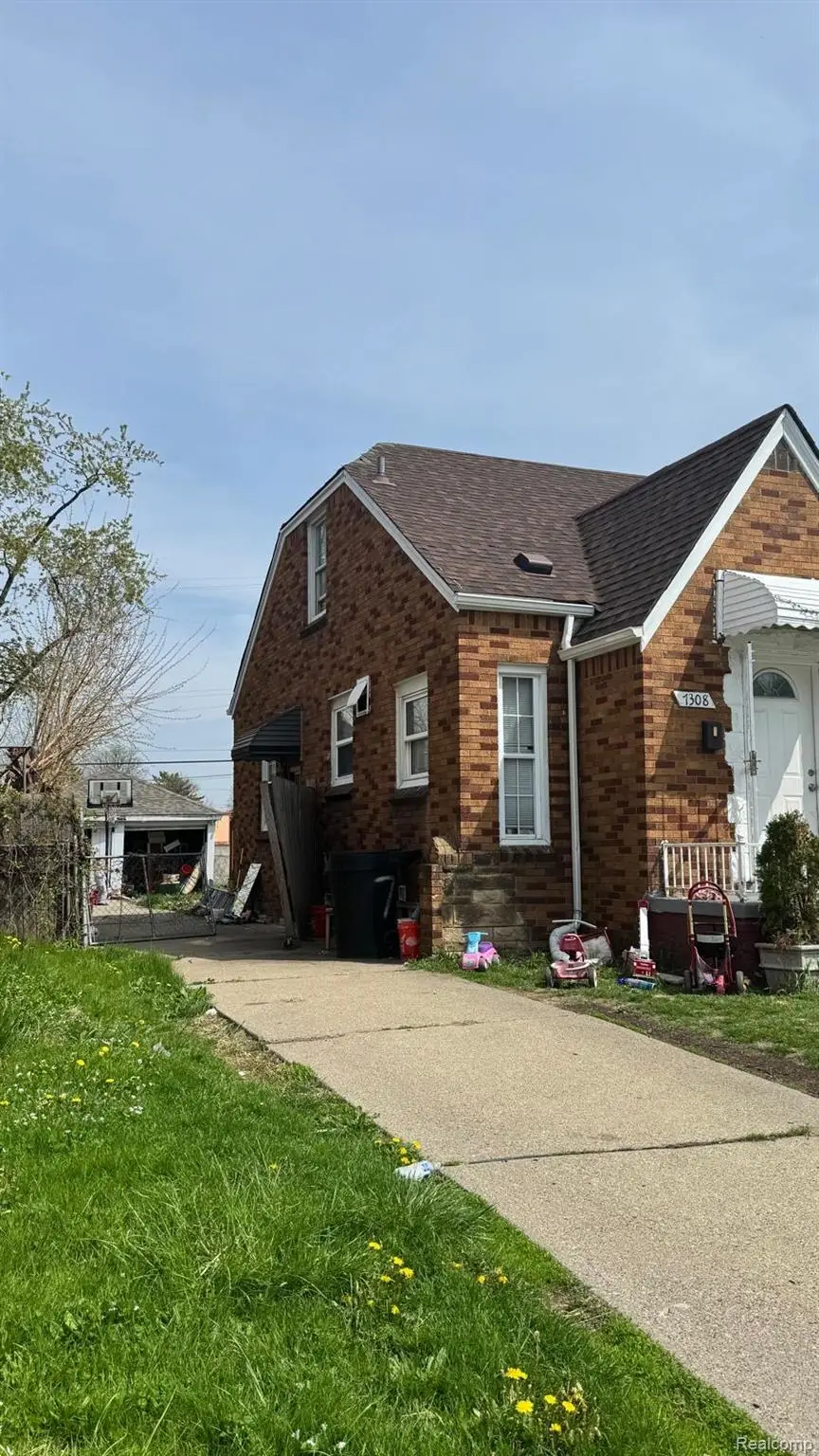 7308 Winthrop Street, Detroit, MI 48228 - #2
