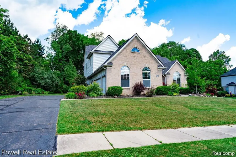 5494 Buell Drive, Commerce Township, MI 48382 - #2