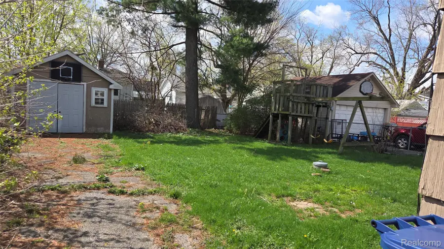 733 Vermilya Avenue, Flint, MI 48507 - #3