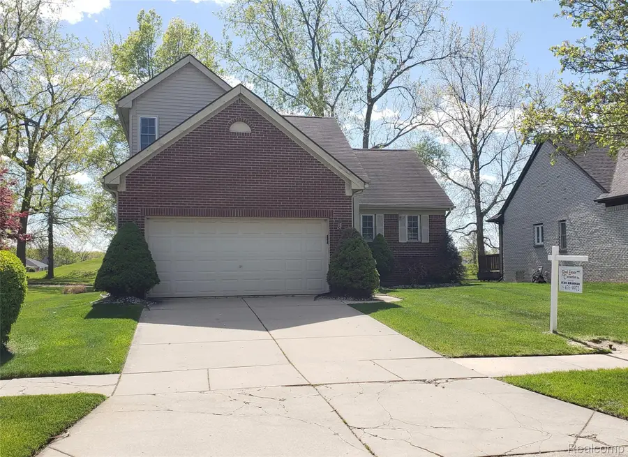 6196 Crystal Lake Drive, Romulus, MI 48174 - #2