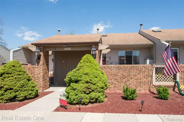 61962 Yorktown Drive #2, SouthLyon, MI 48178