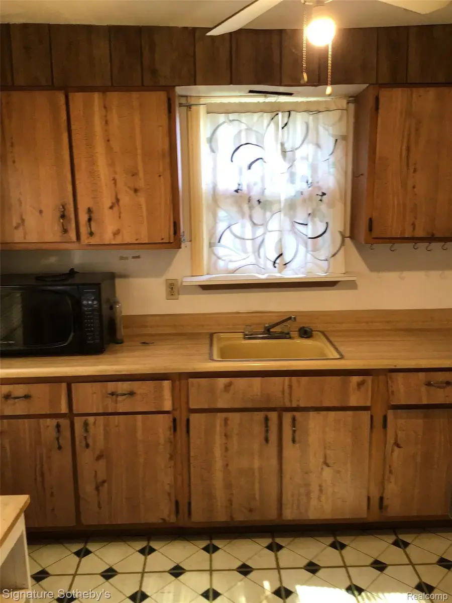 9214 Hayes Street, Detroit, MI 48213 - #2