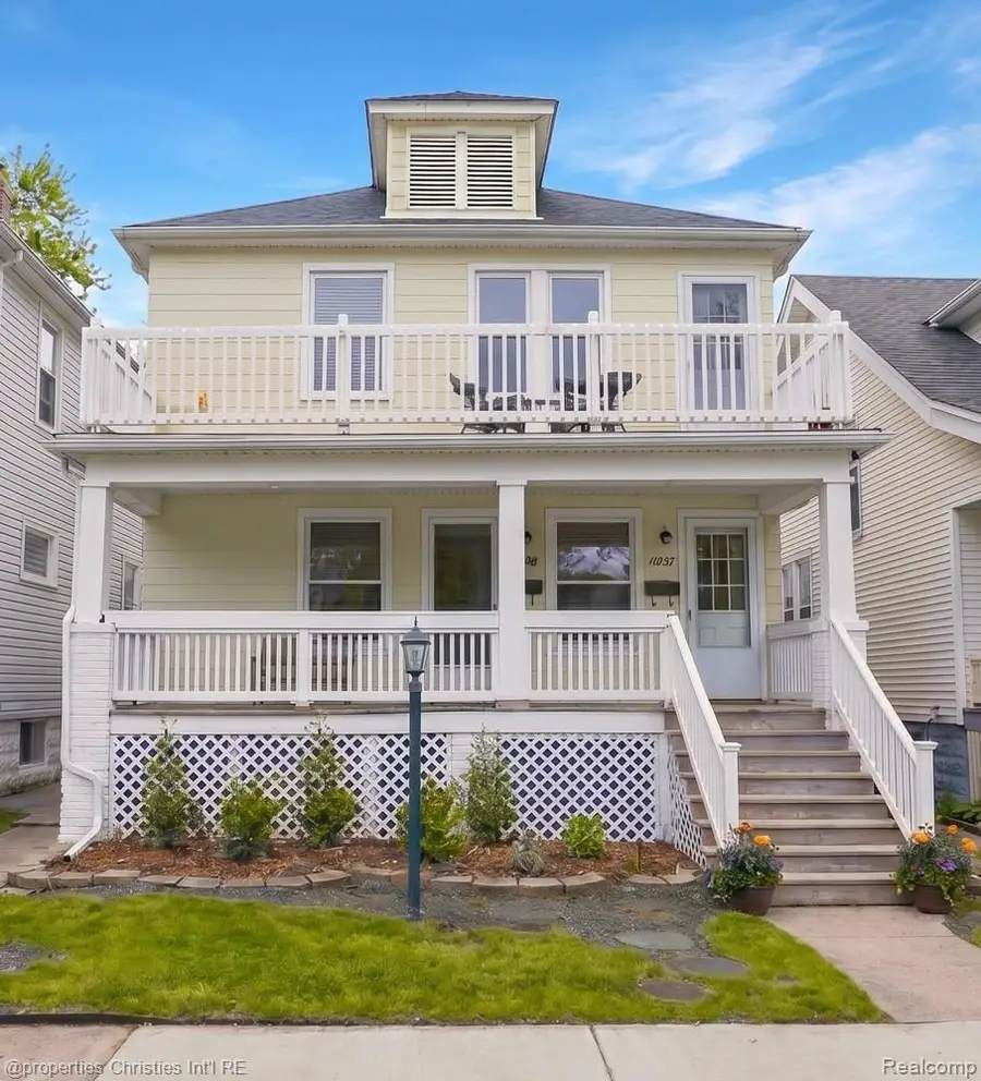 1093-95 Lakepointe Street, Grosse Pointe Park, MI 48230 - #2