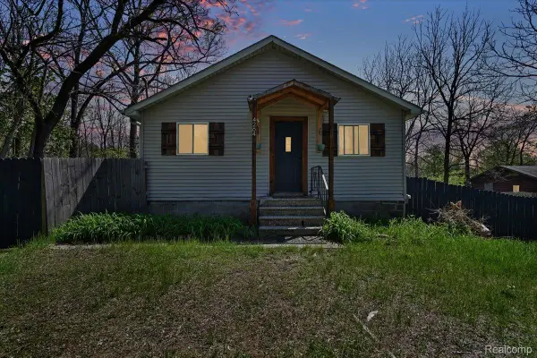 4264 Branch Road, Flint, MI 48506