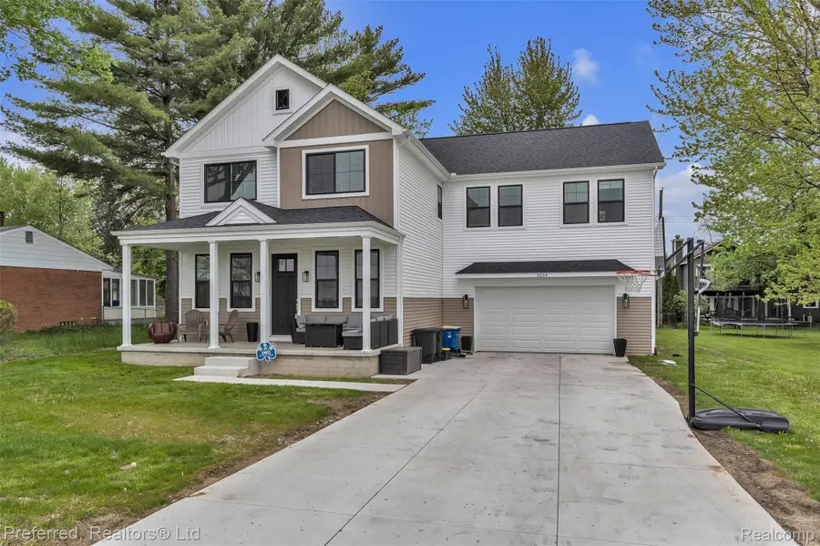 5264 Cooley Lake Road, Waterford, MI 48327 - #2