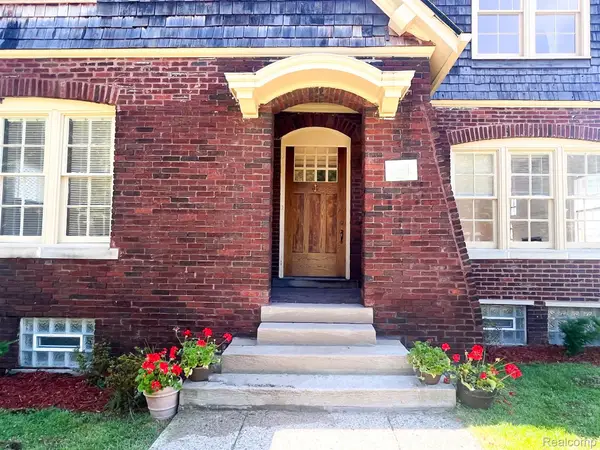 488 Parkview Drive, Detroit, MI 48214