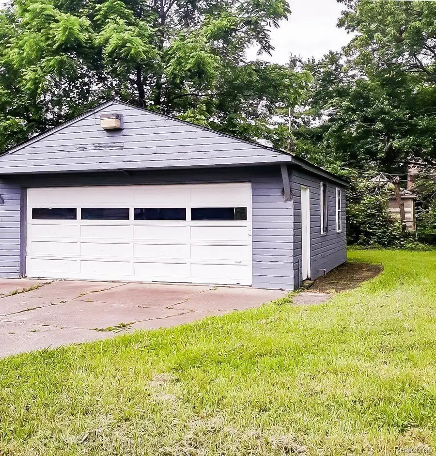 16763 Stahelin Avenue, Detroit, MI 48219 - #2