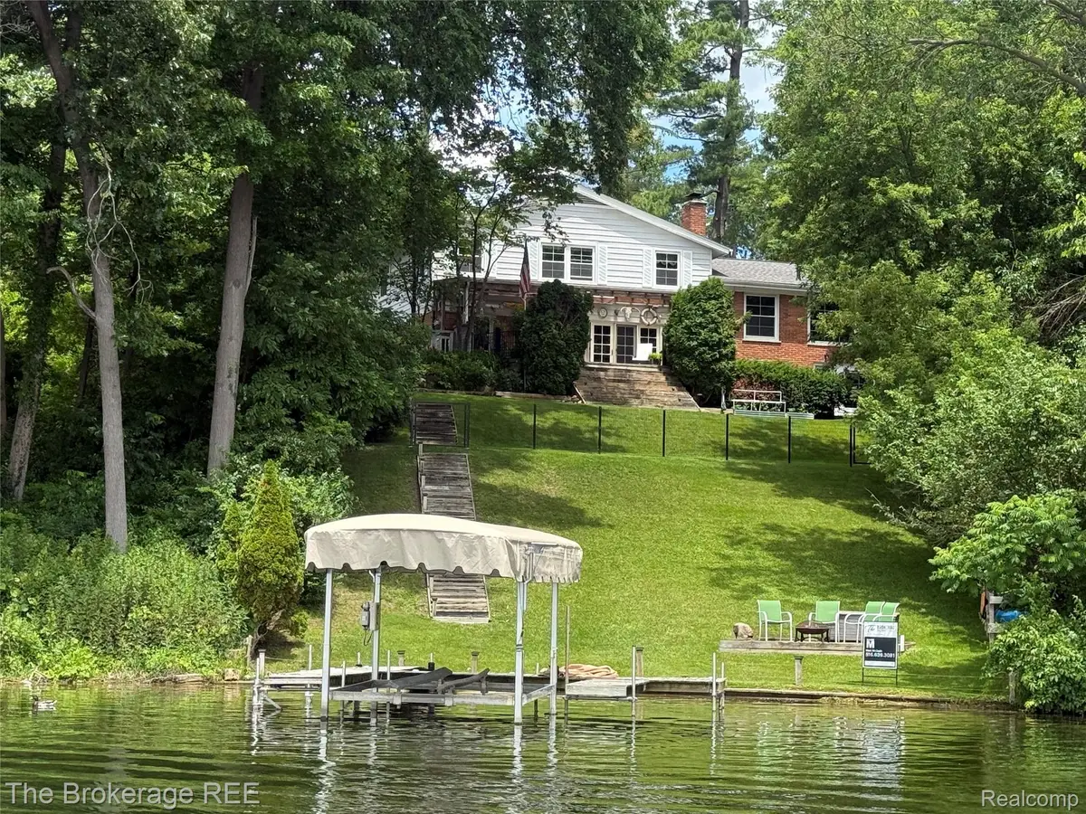 6311 Wellesley Terrace, Clarkston, MI 48346 - #1