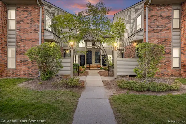 20745 Indian Creek Drive, FarmingtonHills, MI 48335