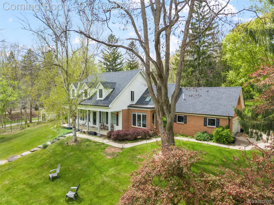 1101 Cripple Creek Lane, Rochester Hills, MI 48306 - #3