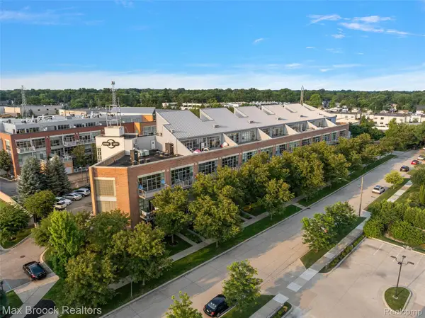 333 E Parent Avenue #28, RoyalOak, MI 48067