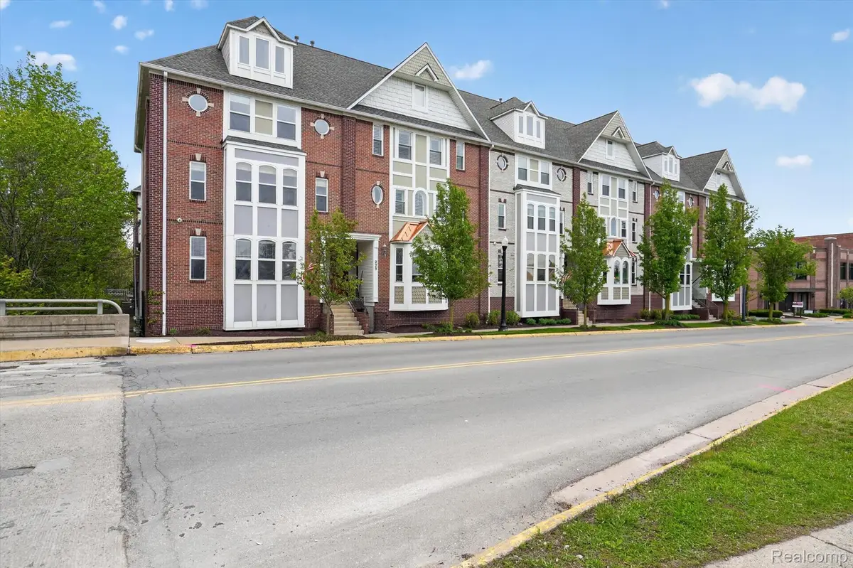223 N Michigan Avenue #12, Howell, MI 48843 - #1