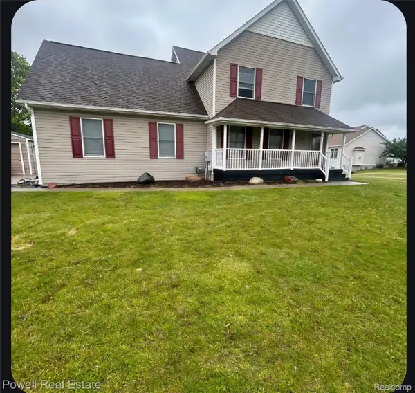 2335 Pebble Creek Drive N, Flushing, MI 48433