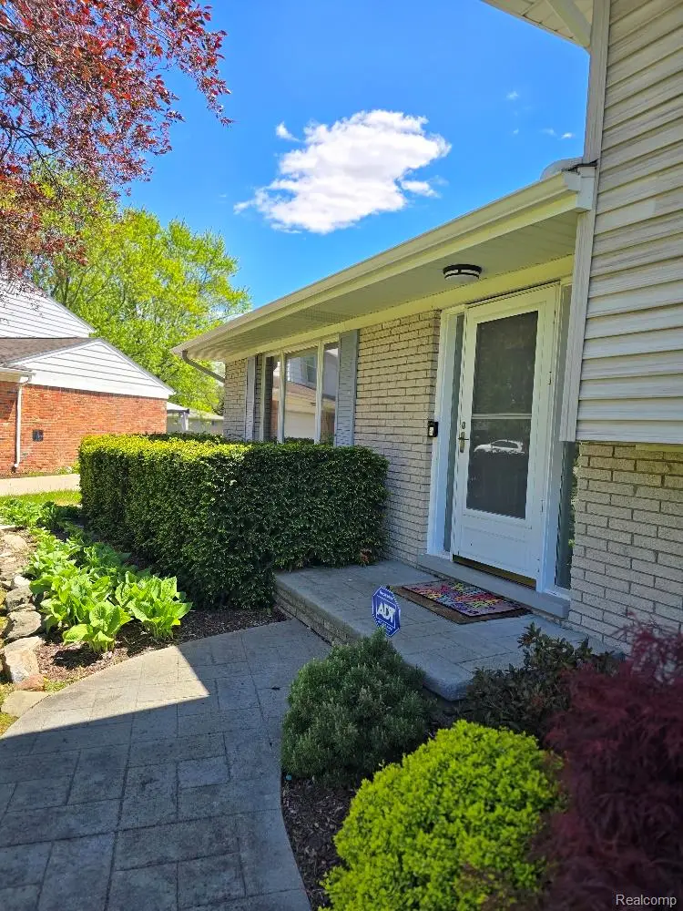 5523 Jerome Lane, Grand Blanc, MI 48439 - #3