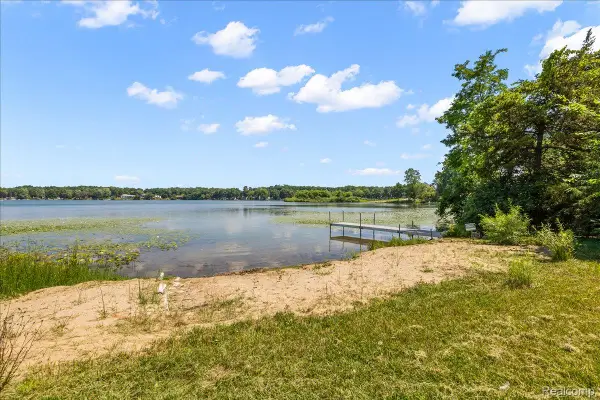 2770 Bogie Lake Road, WhiteLake, MI 48386