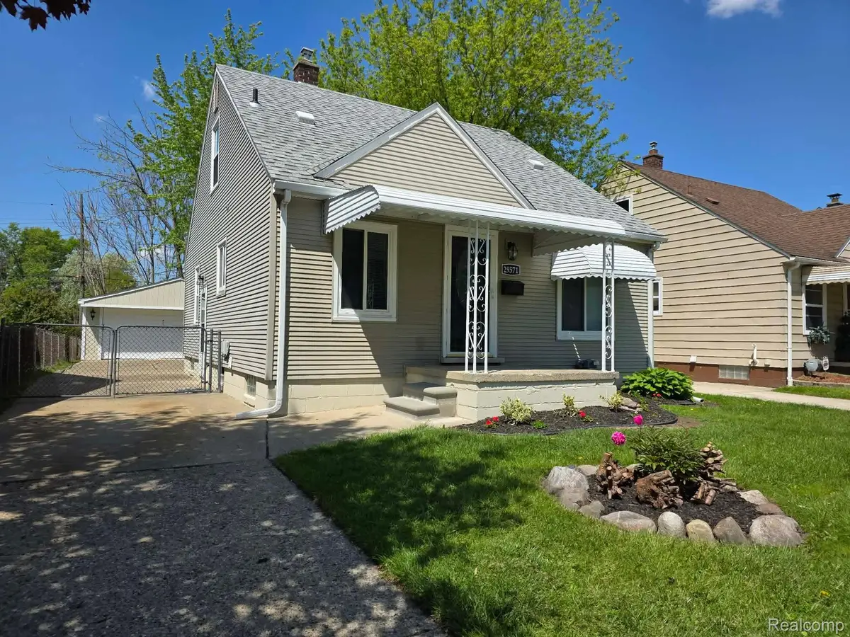 29571 Kelly Road, Roseville, MI 48066 - #1