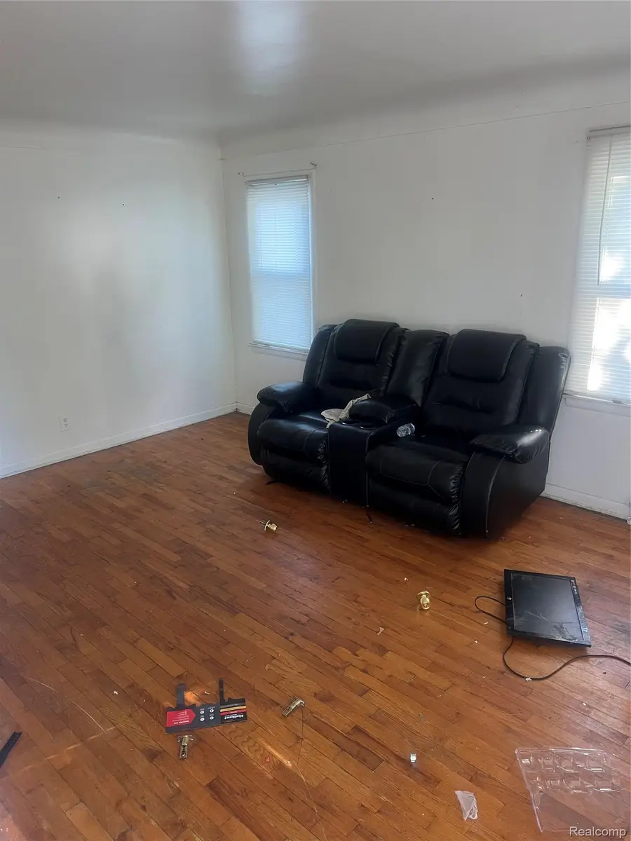 721 Huron Street, Flint, MI 48507 - #2