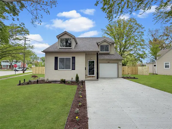 20505 Ridgemont Road, HarperWoods, MI 48225