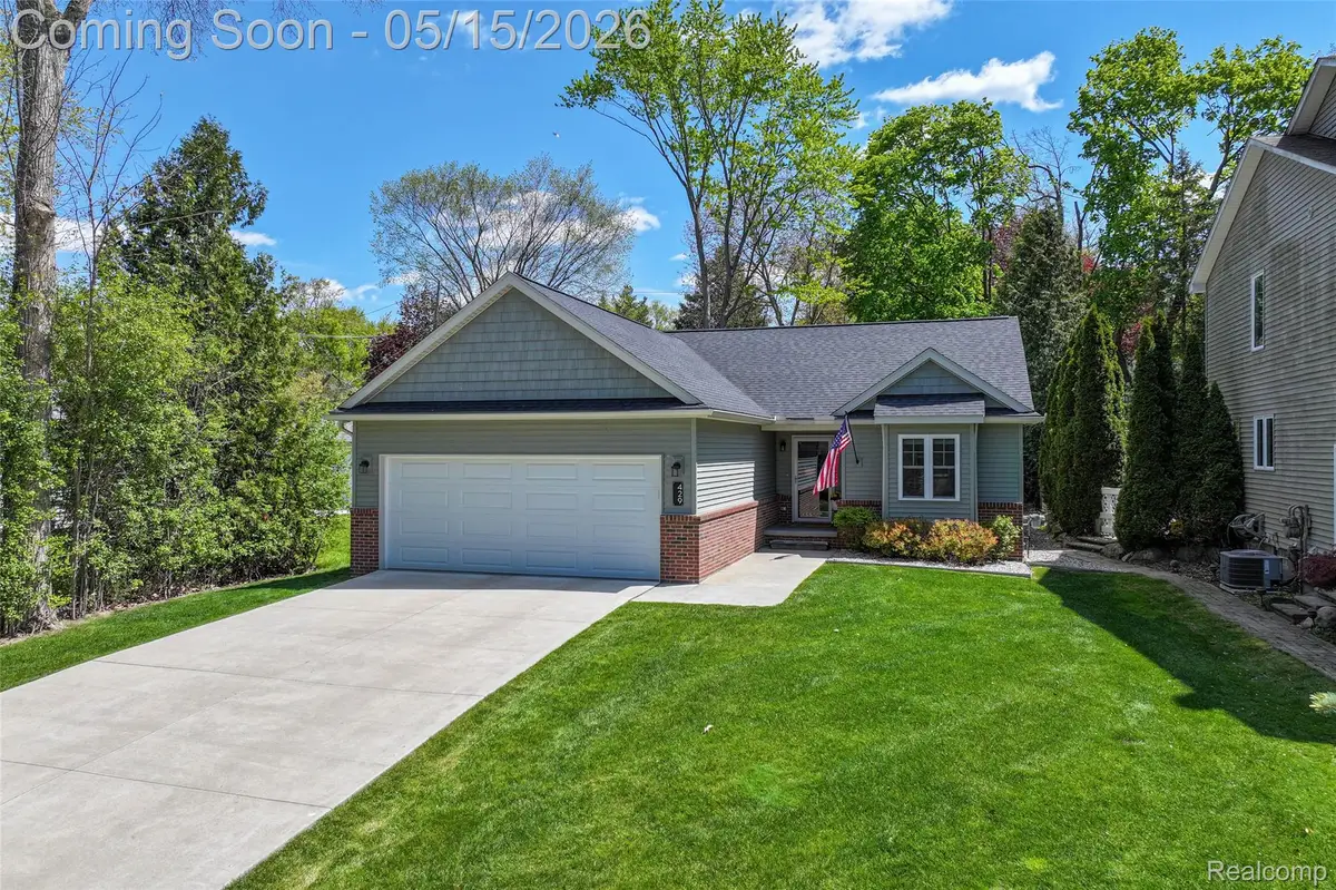 429 Grixdale Lane, Waterford, MI 48328 - #1