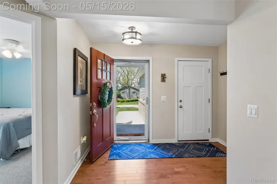 429 Grixdale Lane, Waterford, MI 48328 - #3