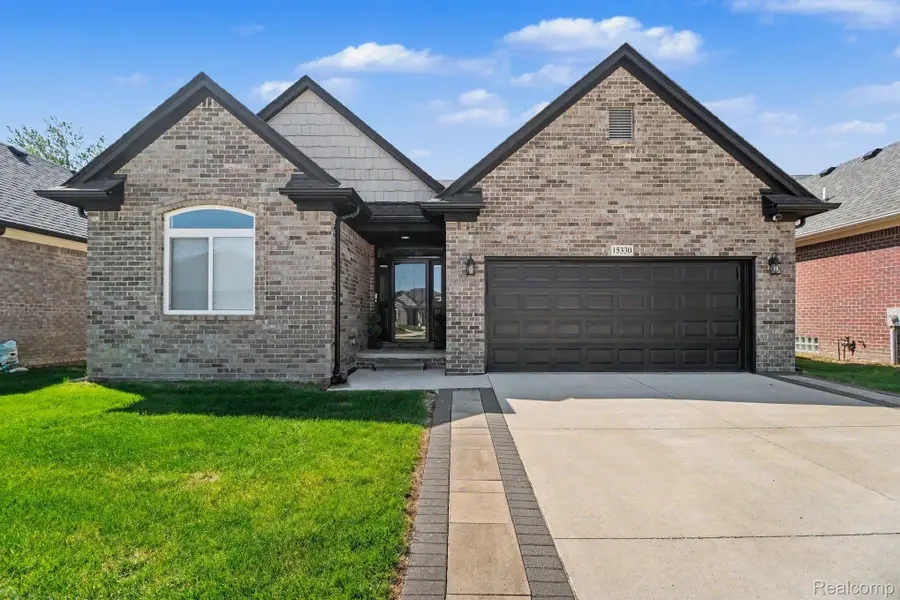 15330 Eton Pointe Drive, Clinton Township, MI 48035 - #2