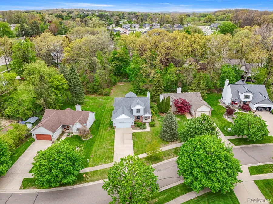 7978 Hoffman Drive, Waterford, MI 48327 - #2