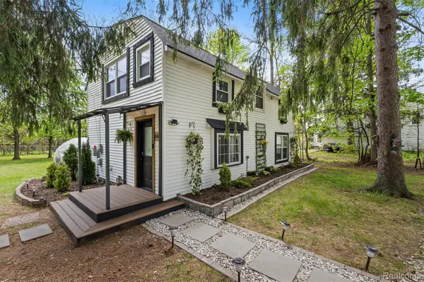 2472 Tackles Drive, WhiteLake, MI 48386