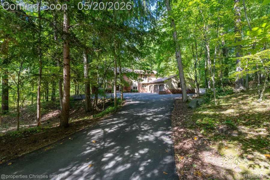 1100 Bretton Lane, Bloomfield Hills, MI 48304 - #3