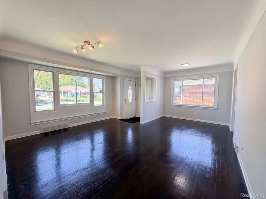 28832 Kaufman Street, Roseville, MI 48066 - #3