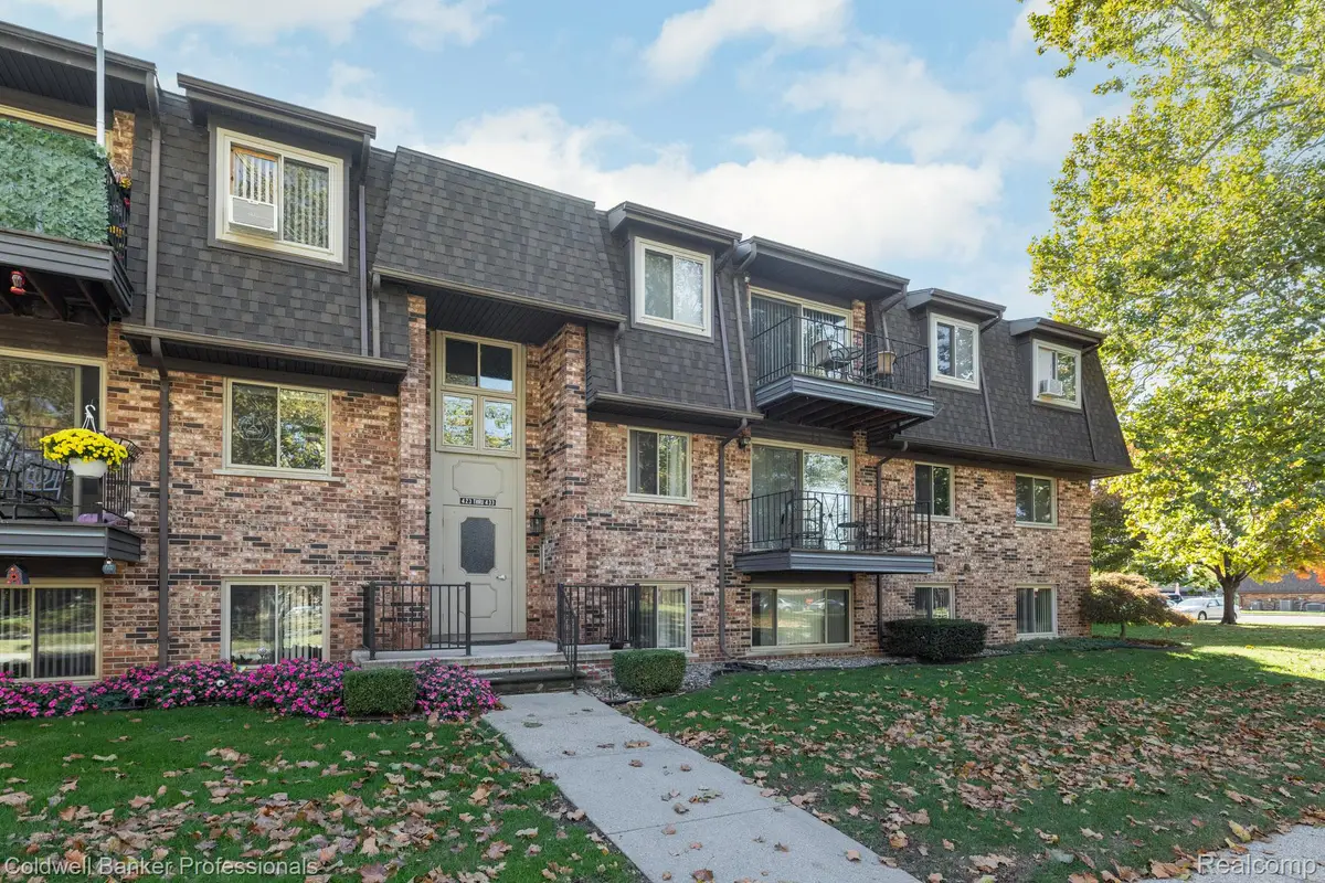 425 Riviera Drive, Saint Clair Shores, MI 48080 - #1