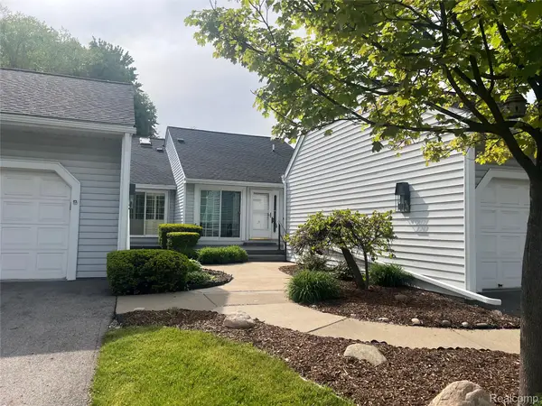 3591 Port Cove Drive #55, Waterford, MI 48328