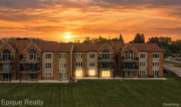 3434 Adams Shore Drive, Waterford, MI 48329