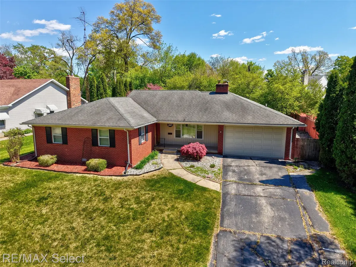 3441 Hawthorne Drive, Flint, MI 48503 - #1